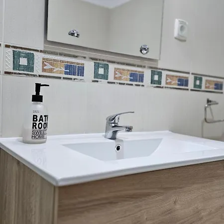 Harbour's Way, Spacious And Cosy Apartment, With Ac Διαμέρισμα *